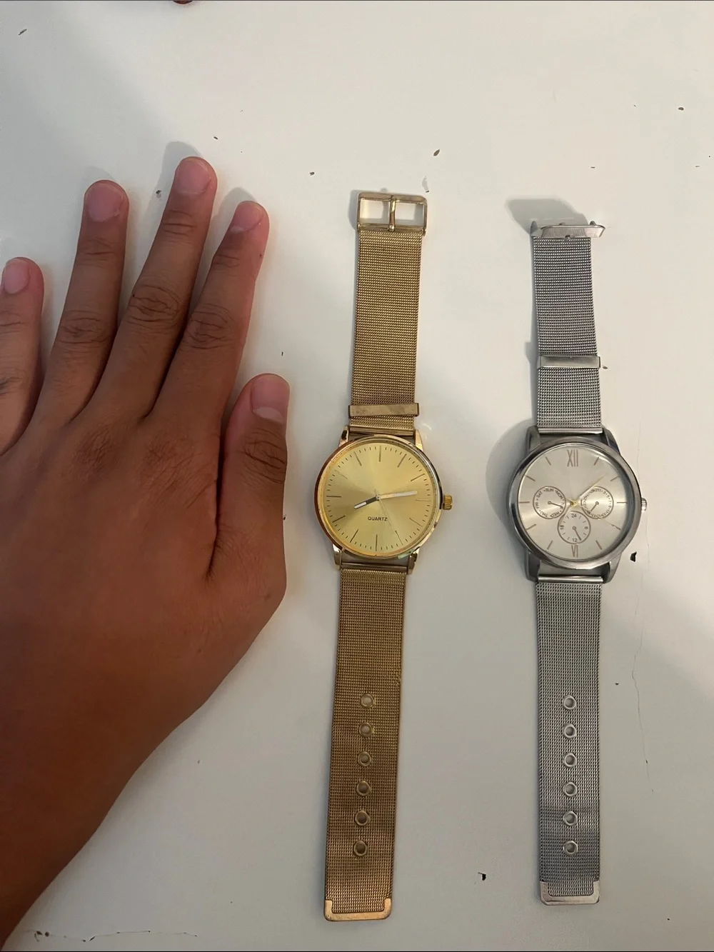 Gold Men's Mesh Strap Quartz Watch - Unbranded